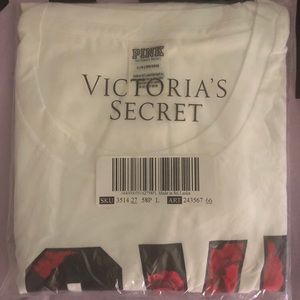VS PINK campus short sleeve tee